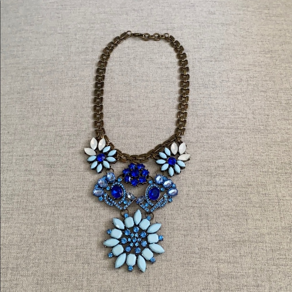 Woman pendant jewelry